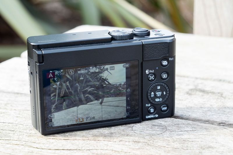 Panasonic Lumix ZS99 (TZ99)