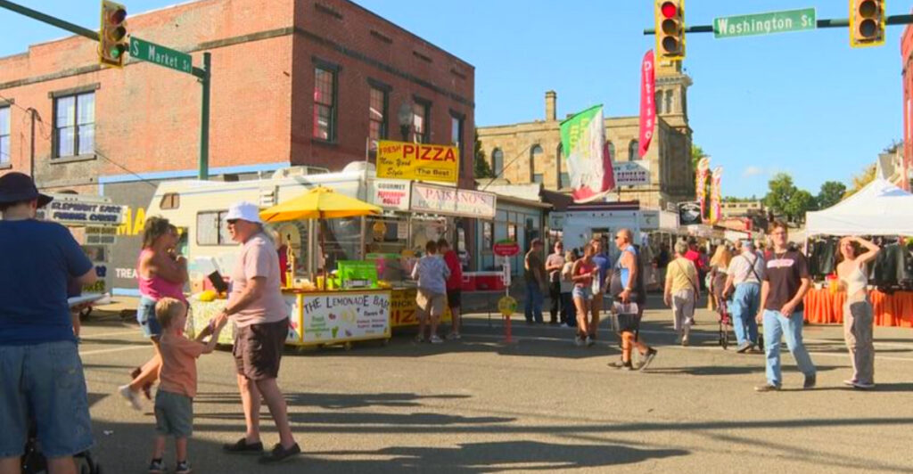 Ohio Village Between Akron and Pittsburgh Is Full of Small-Town Charm and Friendly Faces