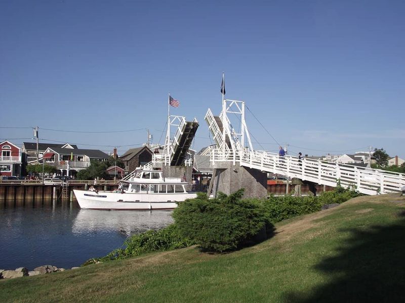 Perkins Cove: A Tiny Harbor With Big Storybook Energy