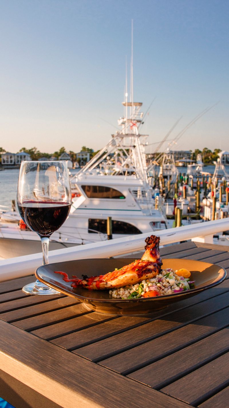 Waterfront Atmosphere and First Impressions