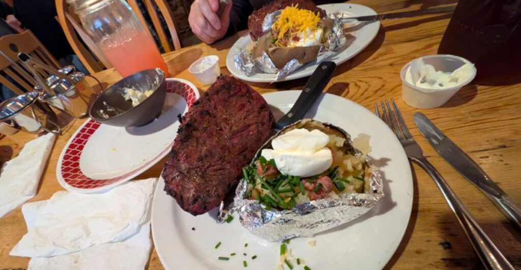 Oregon Locals Swear This Silver Lake Spot Delivers the Ultimate Old-West Dining Experience