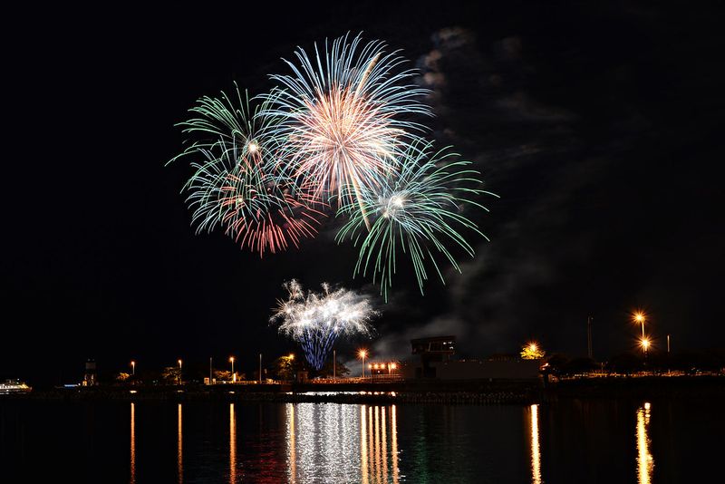 Chicago, IL: Navy Pier Midnight Fireworks on Lake Michigan