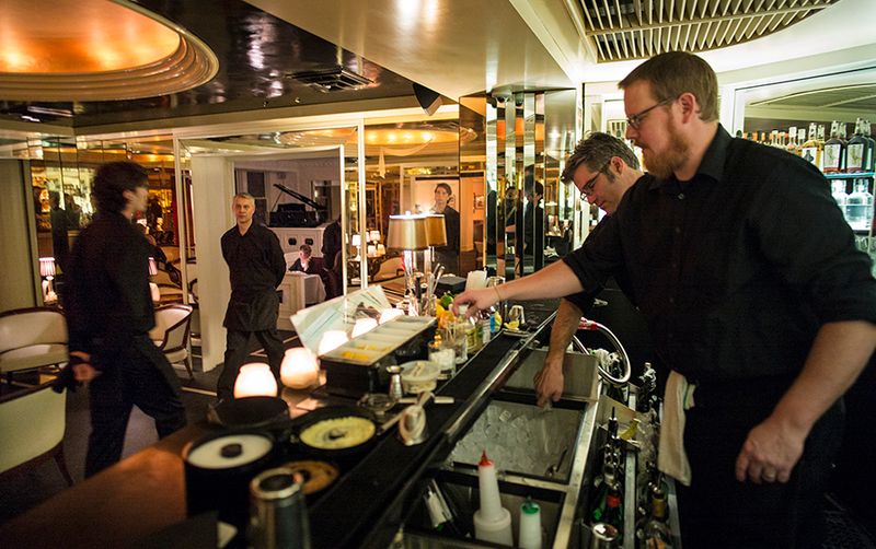 The Commodore Bar & Restaurant (St. Paul – Cathedral Hill)