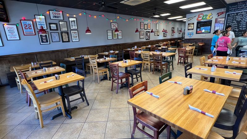 Johnny's Meat and Three - Homewood