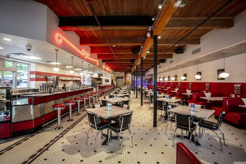 Hut's Hamburgers – Austin