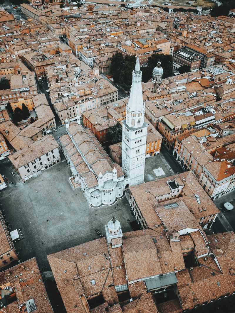 Modena – Capital of Traditional Balsamic Vinegar