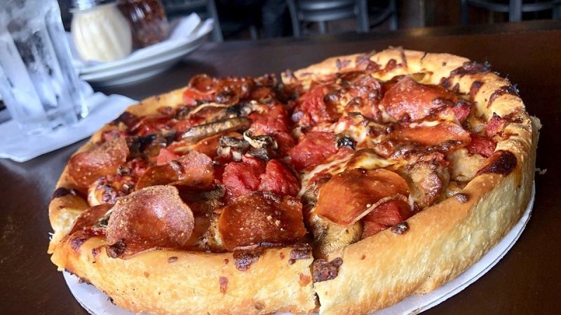 Pizzeria Uno – where deep dish began (1943)