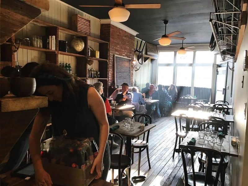 Le Comptoir du Vin (Station North) – Natural Wine & Chalkboard Menu