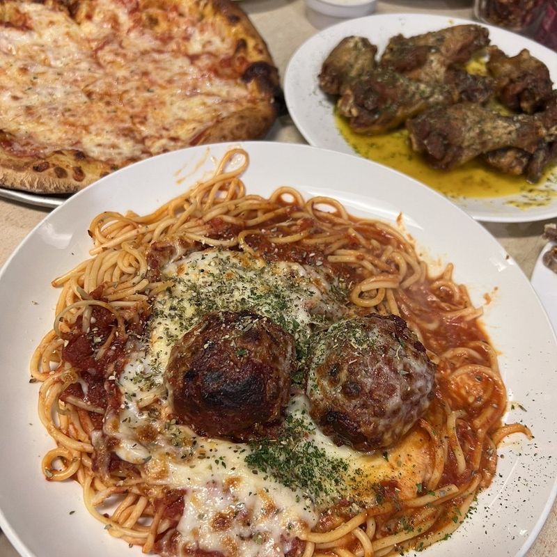 Mama Rosa’s – Charlotte (shopping-plaza location)