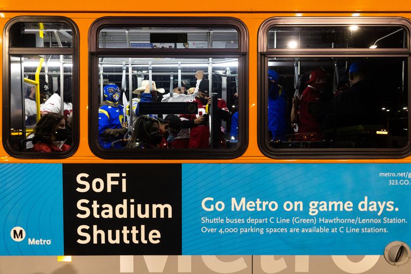 Decide When You'll Rely on Rideshare vs Transit