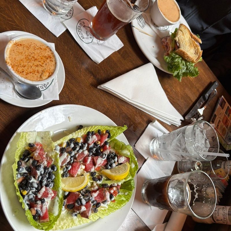 Atmosphere Made for Conversations