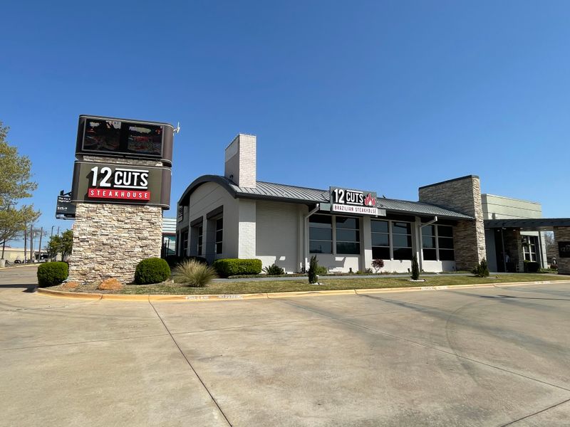 Pairings: Wine, Cocktails, and Nonalcoholic Options