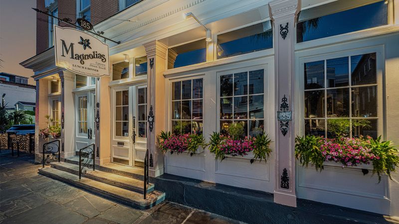 Magnolias (Downtown)