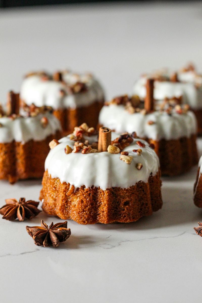Mini Bundt Cakes (Holiday Edition)