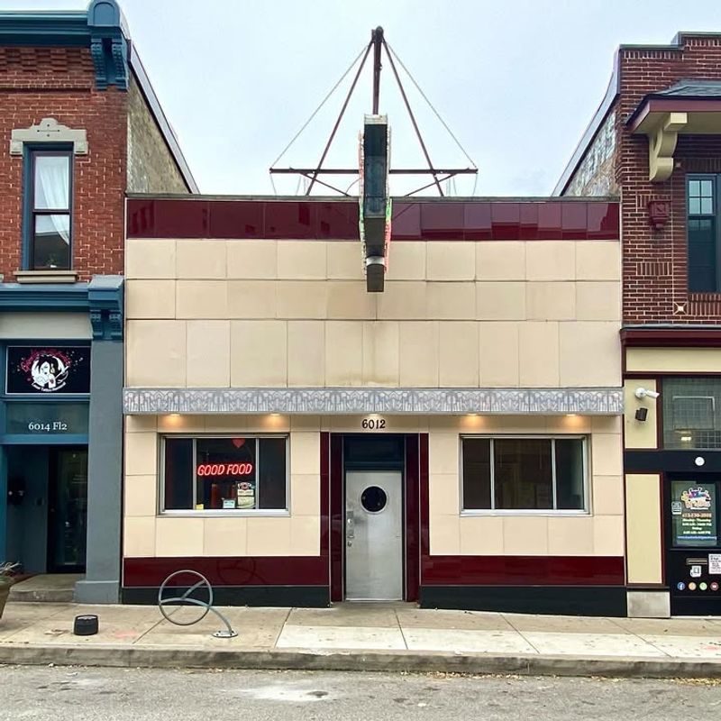 Kelly’s Bar & Lounge – Pittsburgh