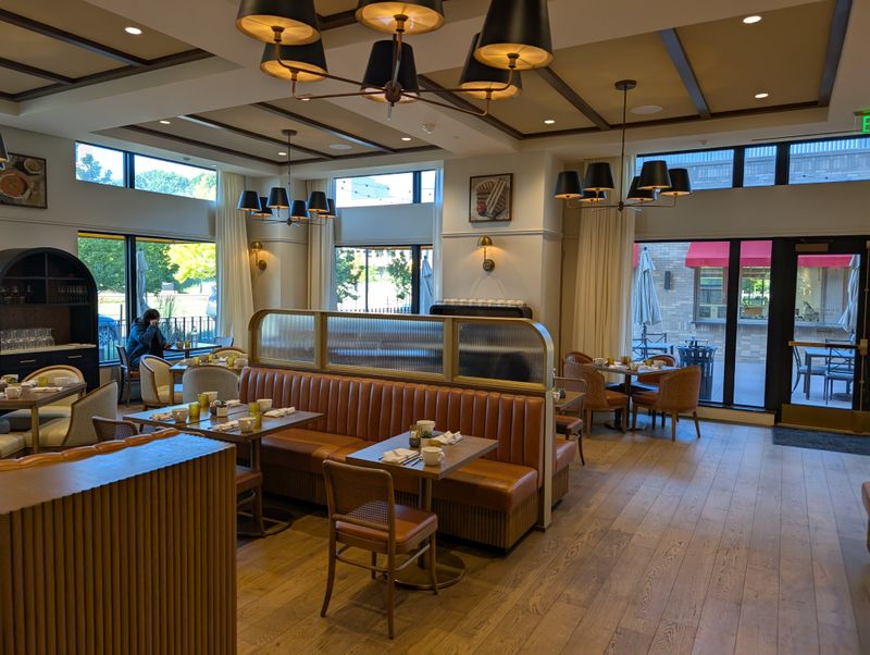 Practical Tips: Hours, Parking, and Price