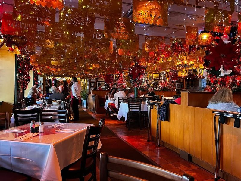 Tex-Mex icon: Mi Tierra Café y Panadería