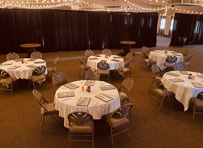 Round the Bend Steakhouse — Ashland/South Bend