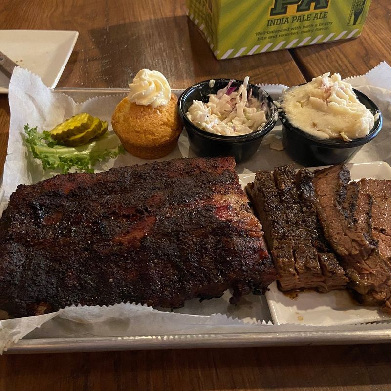 Double B's BBQ & Burgers – West Allis