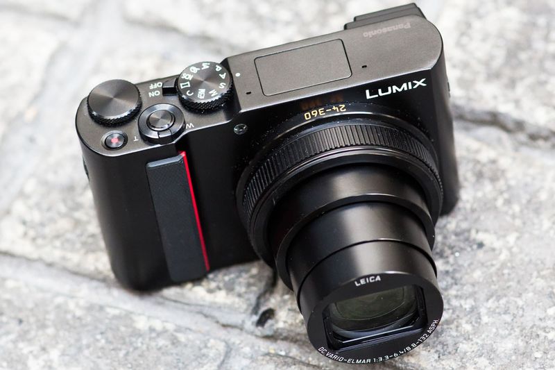 Panasonic Lumix ZS200 / TZ200