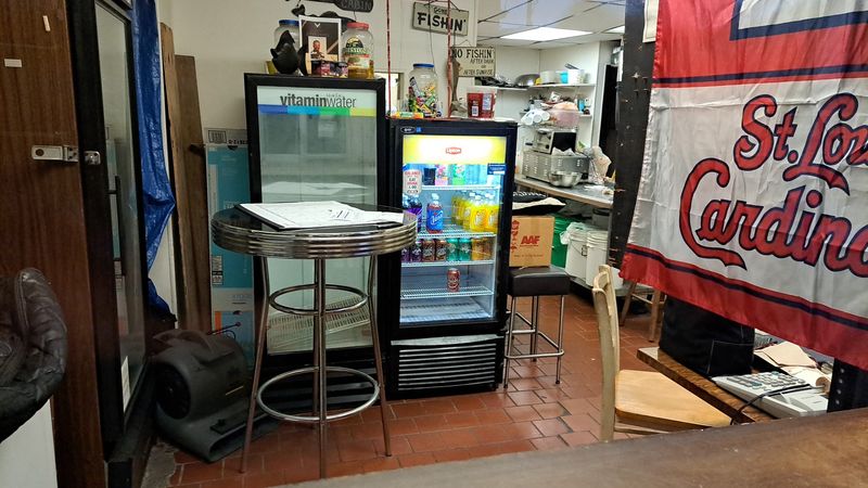 H&M Best Fried Fish & Chicken (St. Louis)