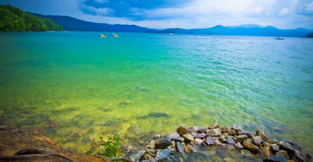 South Carolina’s Secret Lake Is Home to Crystal Waters and a Submerged Past