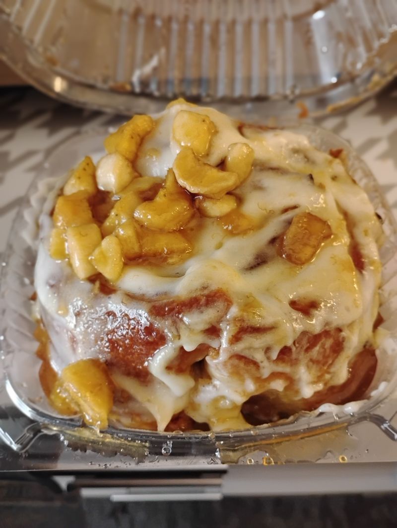 Giant Cinnamon Rolls, Infinite Toppings