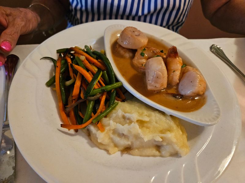 Seafood Stars: Shrimp and Scallops