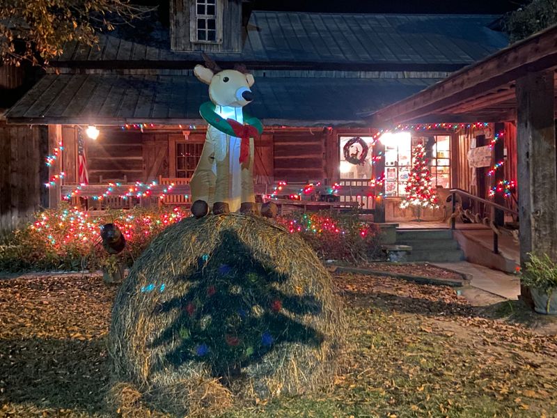 Atmosphere: Rustic, Real, and River-Cool