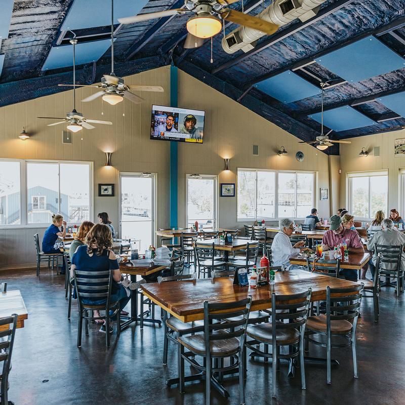 The Blue Crab Restaurant & Oyster Bar (Lakefront)