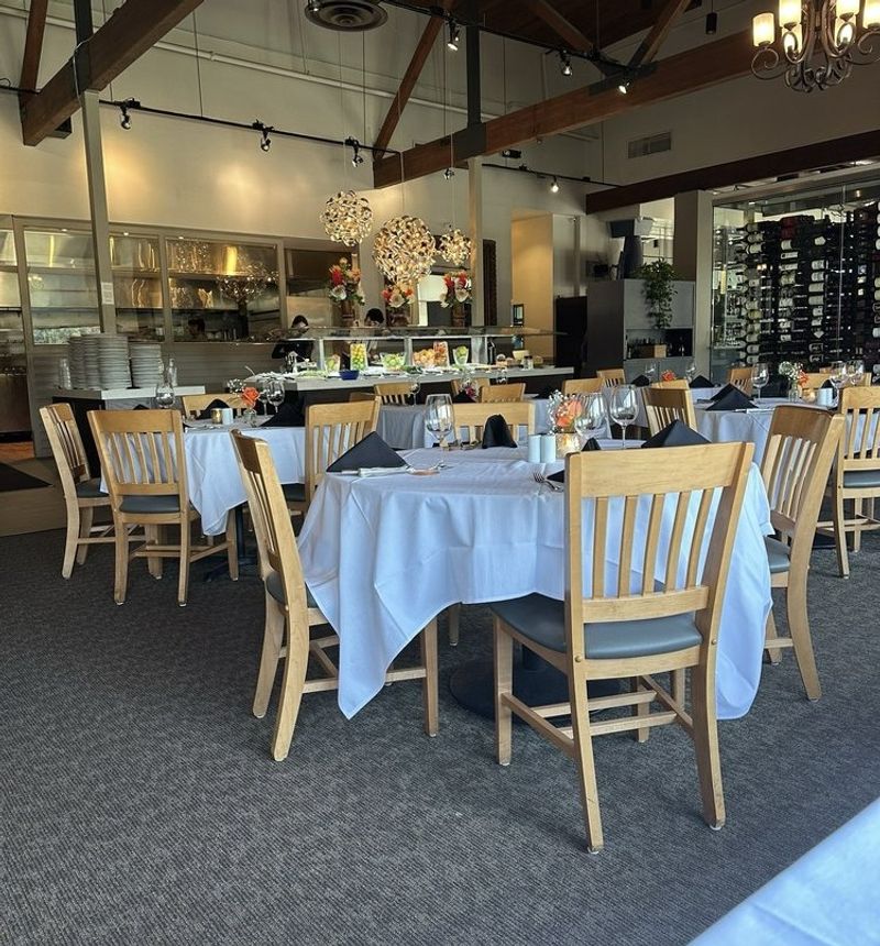 Service and Atmosphere: Warm, Polished, Welcoming