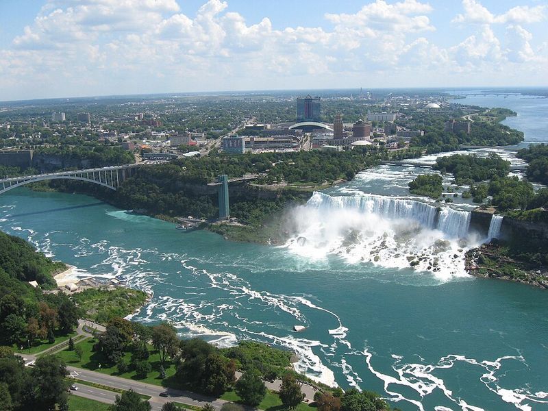Niagara Falls Boat Ride