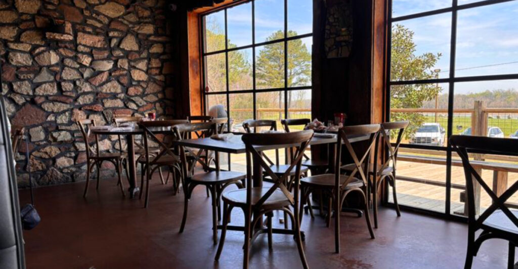 Tennessee’s Best Fried Catfish Is Served at a Tiny Roadside Shack