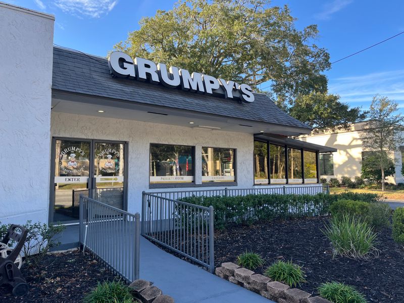 Sides That Seal the Deal: Fries, Grits, and Biscuits