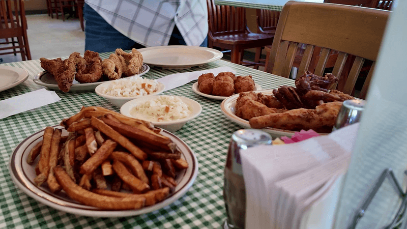 Twin Lakes Catfish Kitchen - Burns