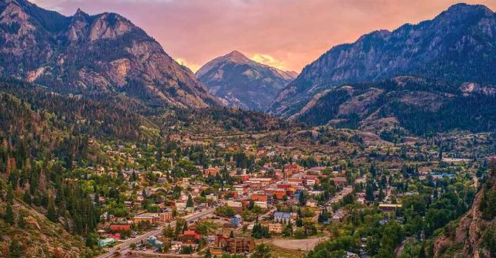 The Charming Colorado Town Travelers Always Overlook Until They Visit