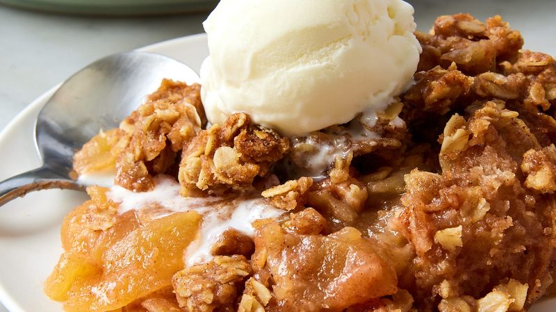 The Apple Crisp That Deserves Its Own Fan Club