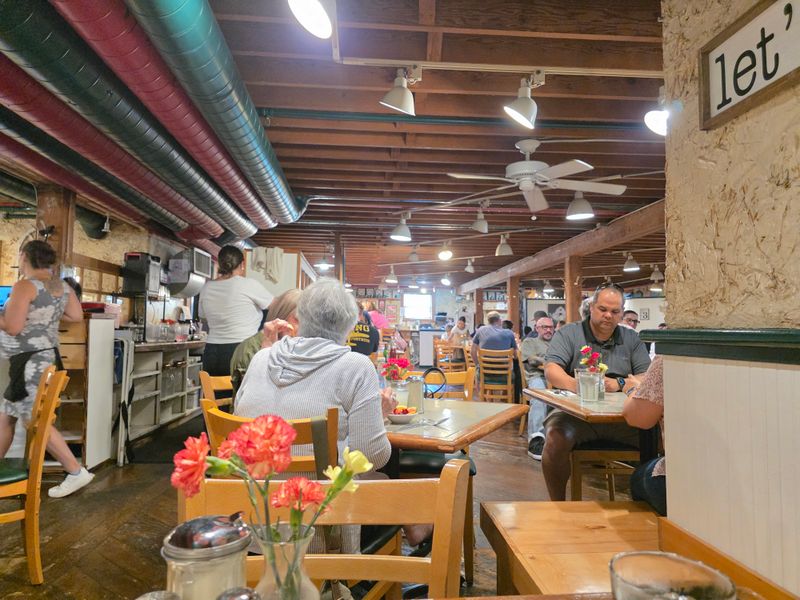 Cozy Schoolhouse-Basement Charm