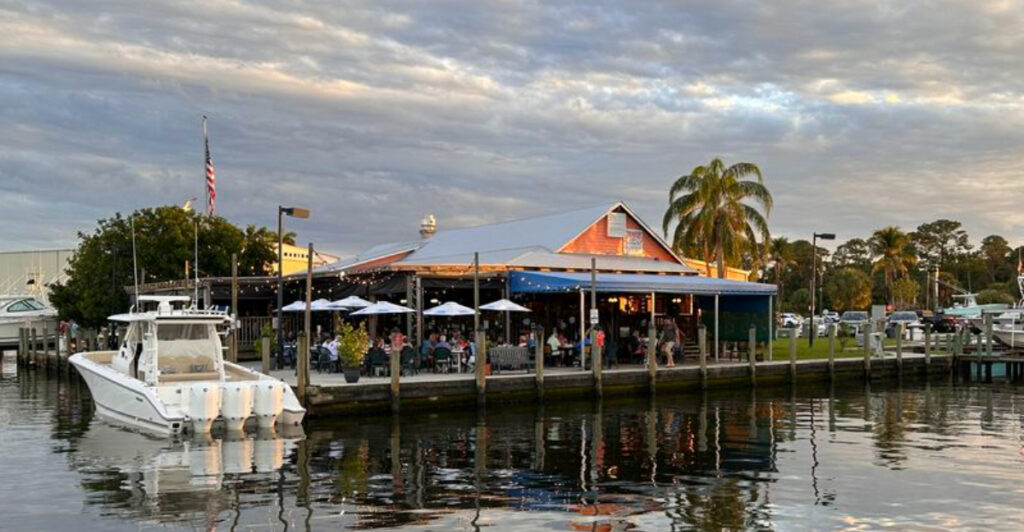 The Florida Seafood Shack Where Crab Cakes Are Nothing Short of Legendary