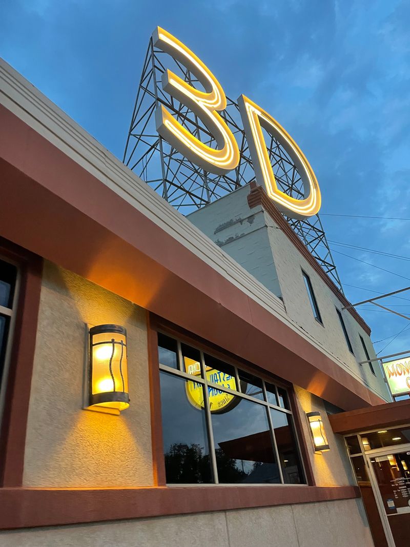 3-D International Restaurant & Lounge – Black Eagle, MT