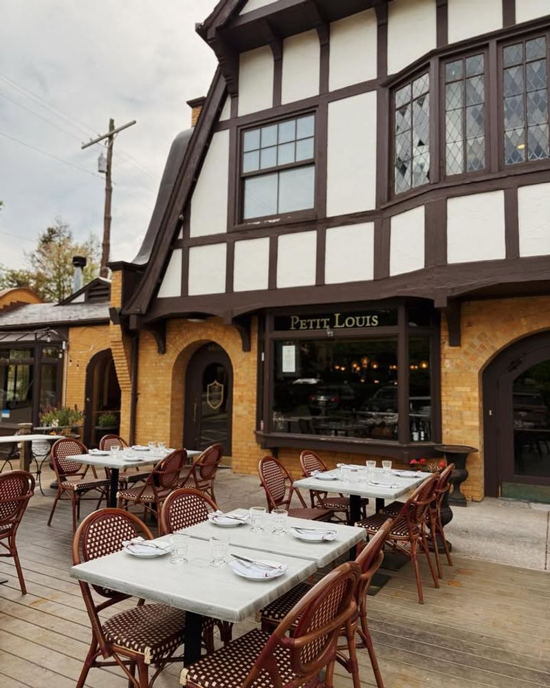 Petit Louis Bistro (Roland Park) – Charming French Bistro