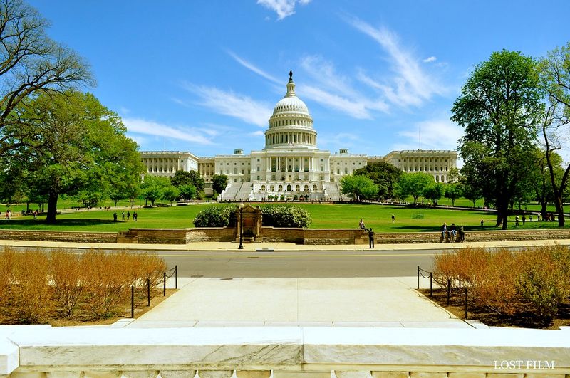 Capitol Building – Hidden Staircase & Tunnel Under the Lincoln Room (Washington, D.C.)