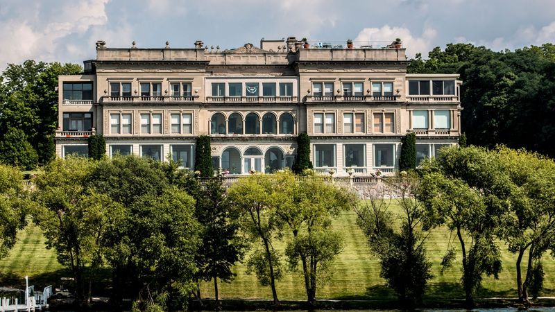 A Gilded-Age Lake with Old-World Glamour