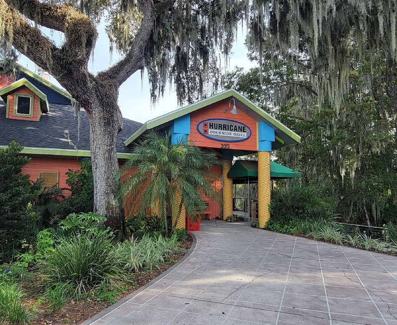 Hurricane Dockside Grill in Tavares