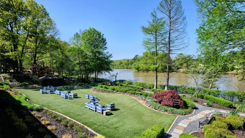 Rays on the River – Sandy Springs