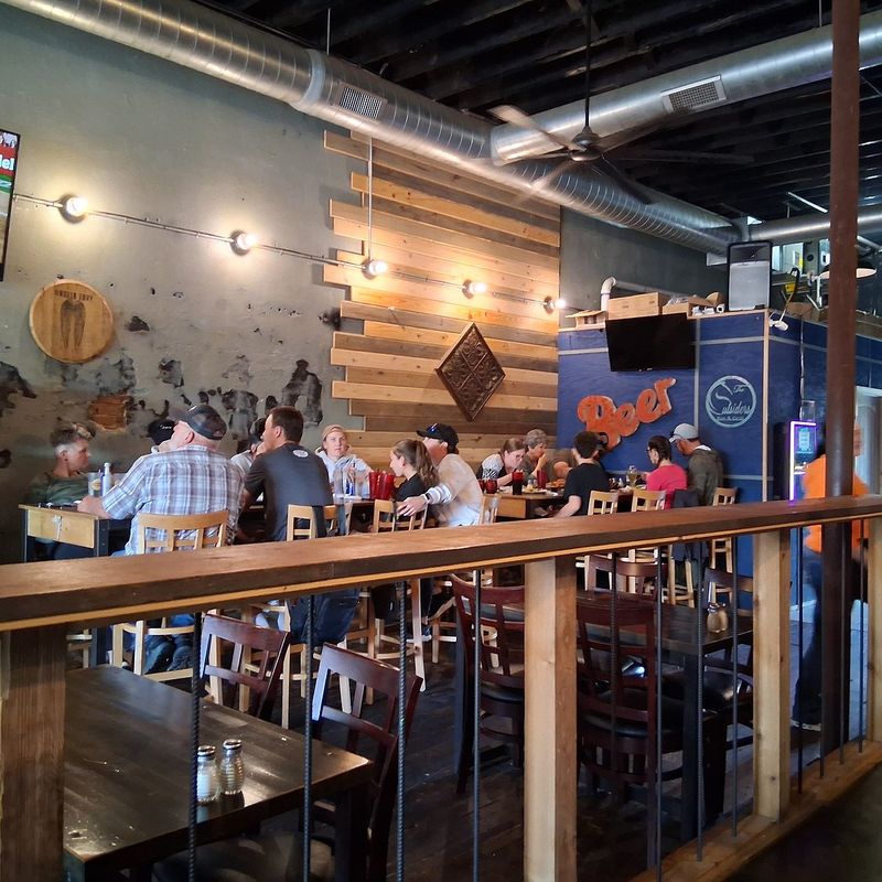 Outsiders Bar & Grill