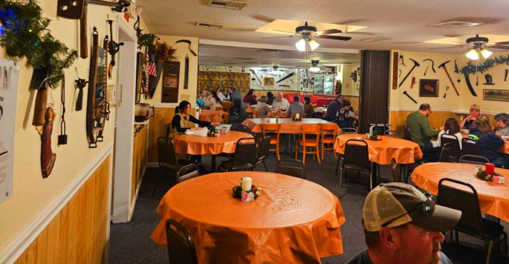 The Small-Town Arkansas Chicken Shack Locals Claim Is Better Than Big City Eats
