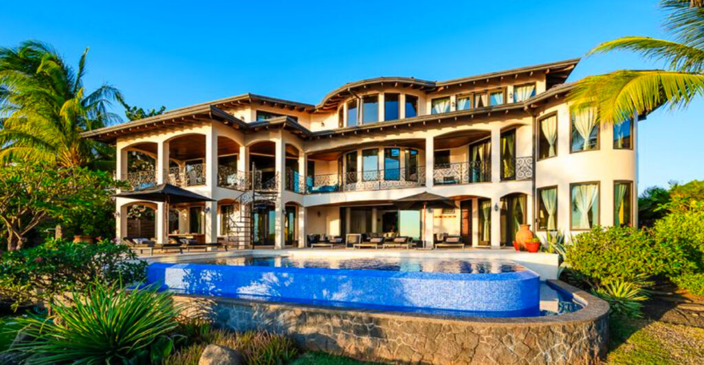 The Switzerland of Central America? 15 Reasons Retirees Are Flocking to This Country