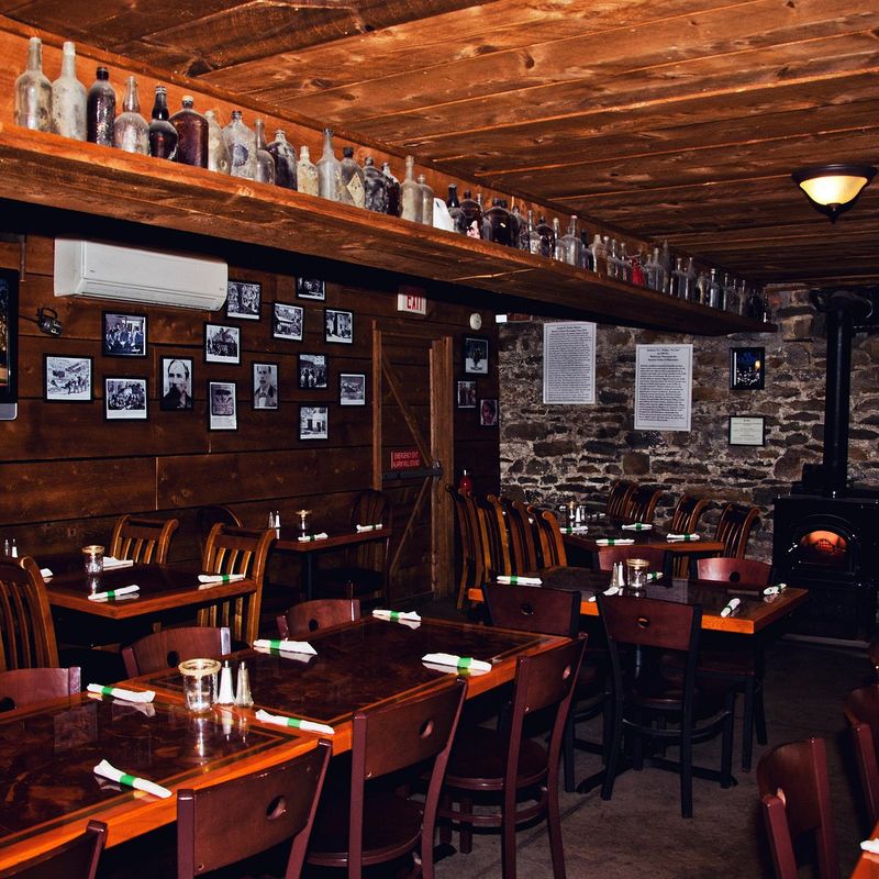 The Wooden Keg Tavern – St. Clair