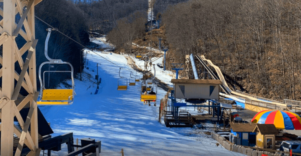 This Gatlinburg Park Is the Only Place to Ski in Tennessee – And It’s a Must-Visit